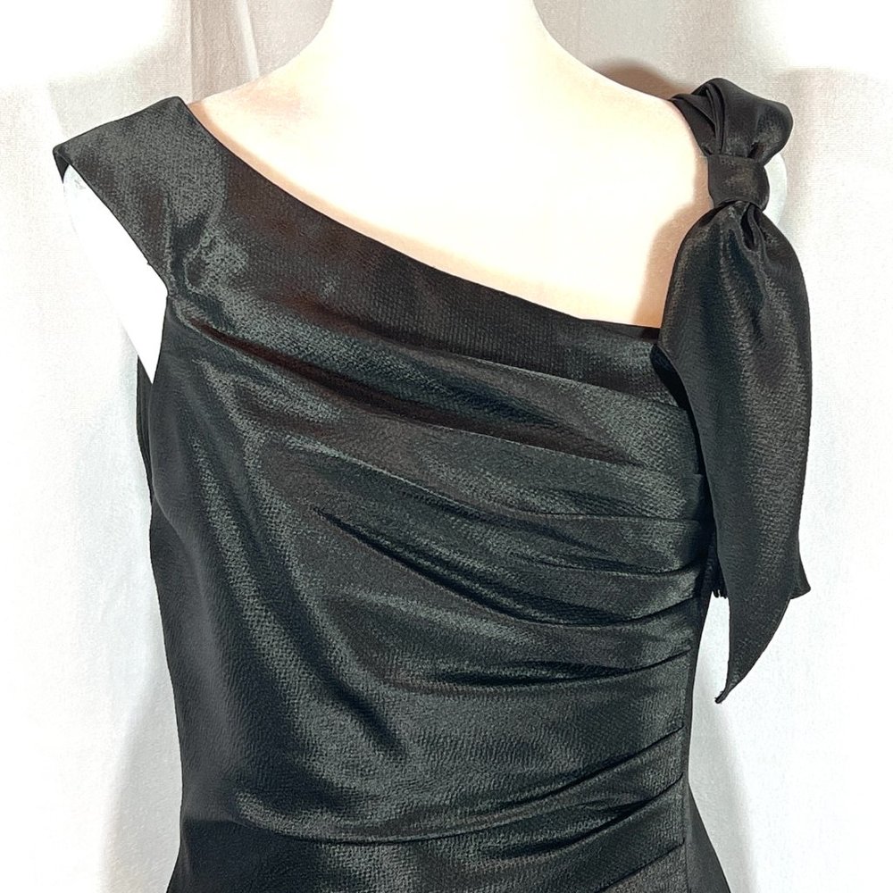 Gorgeous WHITE BY VERA WANG Black Ruched Bow Shoulder Sleeveless Dress S… - Picture 5 of 11